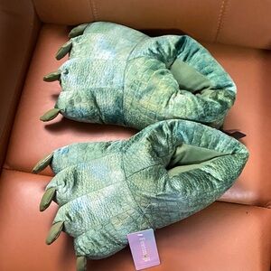 Feetmoji Green Crocodile Pattern Slippers